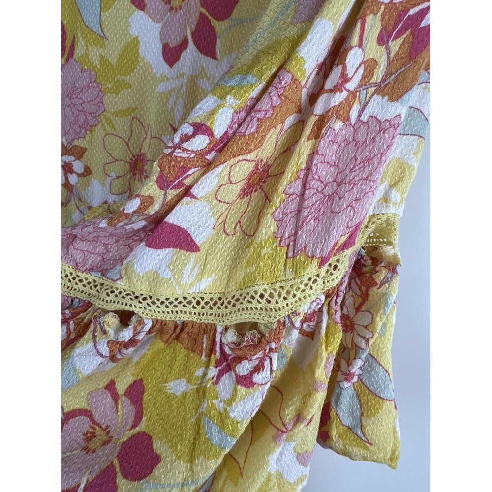 ✨2/$20 Torrid Rayon Embroidered Bell Sleeve Top Floral Yellow Plus Size 3X *Flaw - Picture 7 of 15